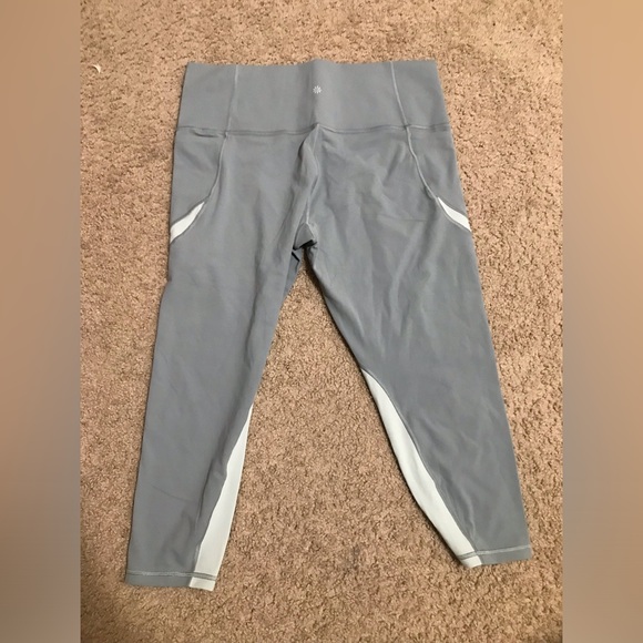 ATHLETA STASH POCKET 7/8 TIGHT - Picture 3 of 6